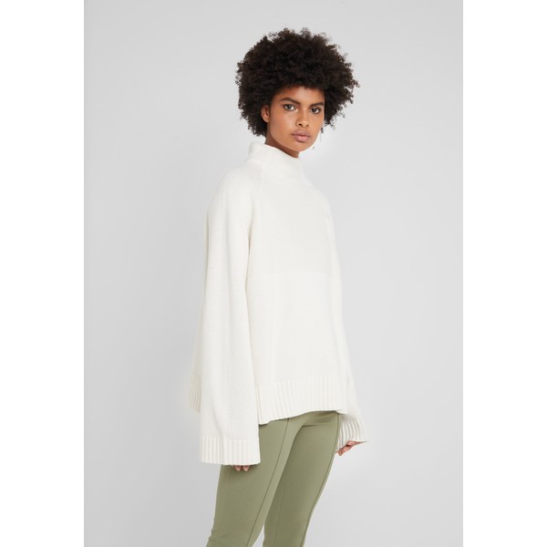 By Malene Birger BRIANNE Sweter soft white BY121I03A