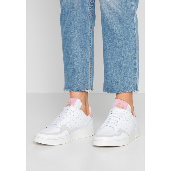 adidas Originals SUPERCOURT Sneakersy niskie footwear white/true pink AD111A0X1