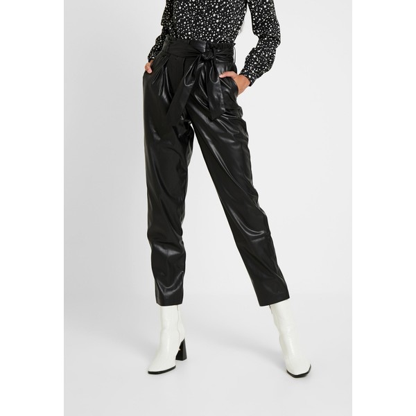 ONLY Tall ONLGAIA VIOLA PABERBAG Spodnie materiałowe black OND21A01S
