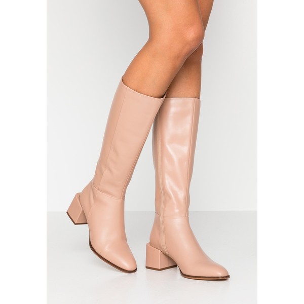 kozaki nude