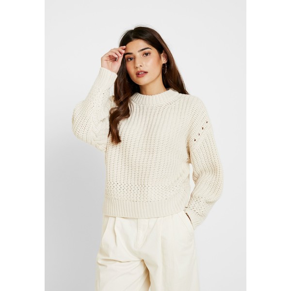 Topshop Petite RECYCLED YARN STITCH Sweter offwhite TQ021I00Z