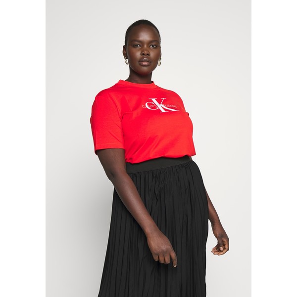Calvin Klein Jeans Plus MONOGRAM STRAIGHT T-shirt z nadrukiem fiery red C2Q21D001