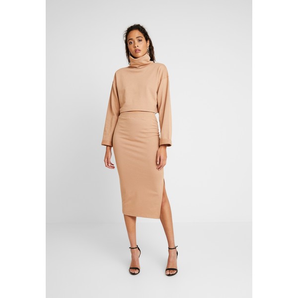 Missguided LOOPBACK COWL NECK CROP AND LOOPBACK MIDAXI SKIRT SET Bluza camel M0Q21J03A