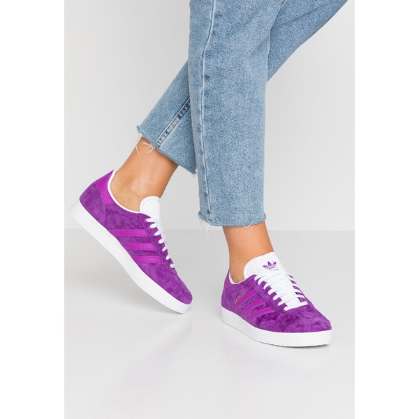 adidas Originals GAZELLE Sneakersy niskie active purple/shock purple/footwear white AD111A0U0