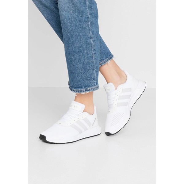 adidas Originals SWIFT Sneakersy niskie footwear white/grey one/core black AD111A0ZF