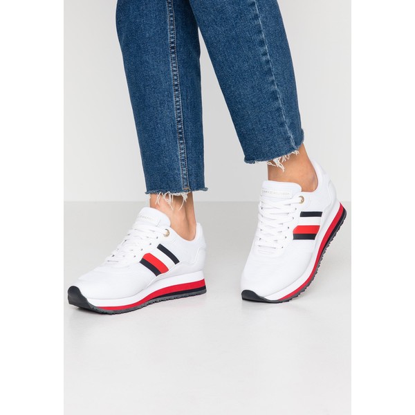 Tommy Hilfiger Sneakersy niskie white TO111A0AC