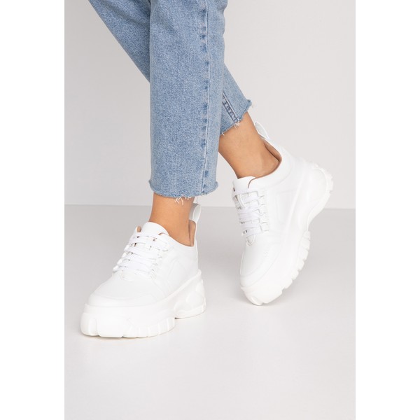 Missguided CHUNKY LACE UP TRAINER Sneakersy niskie white M0Q11A01R