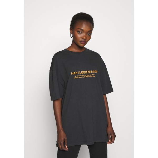 Han Kjobenhavn BOYFRIEND TEE T-shirt z nadrukiem black HK021D00E