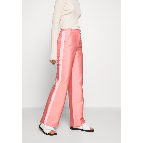 DESIGNERS REMIX HAILEY FLARE Spodnie materiałowe pink DEA21A015