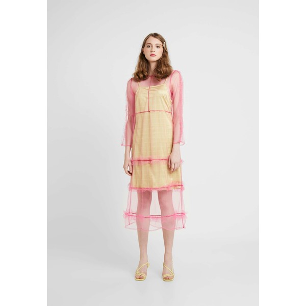 HOSBJERG OTTAVIA DRESS Sukienka letnia pink HOX21C000