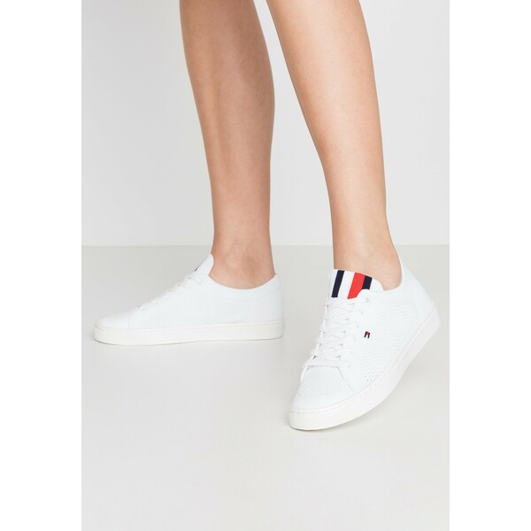 Tommy Hilfiger LIGHTWEGHT CASUAL Sneakersy niskie white TO111A0CC