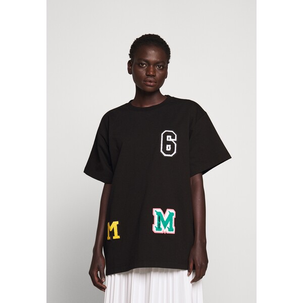 MM6 Maison Margiela PATCHES TEE T-shirt z nadrukiem black MMA21D007
