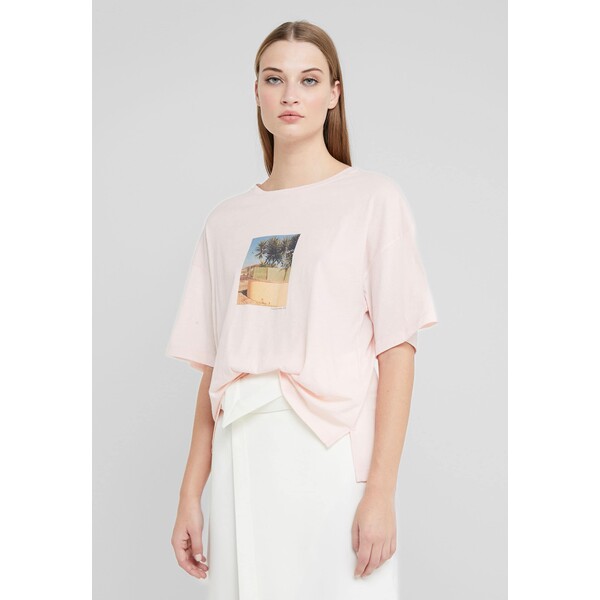 CLOSED T-shirt z nadrukiem soft pink CL321D01T