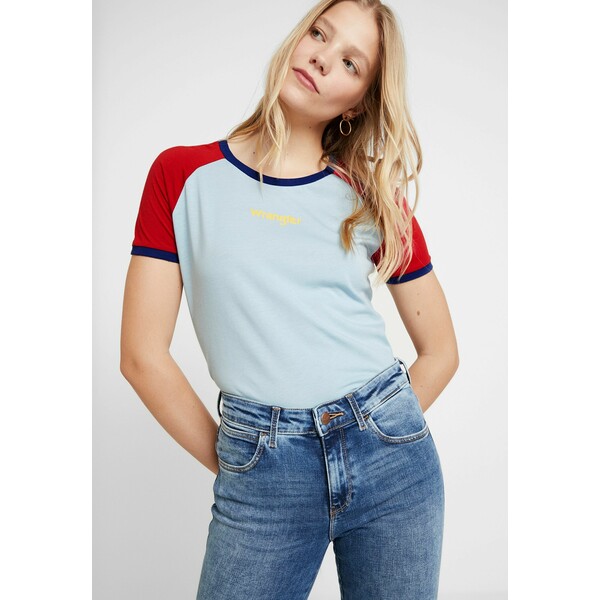 Wrangler RAGLAN TEE T-shirt z nadrukiem light blue/red WR121D03P