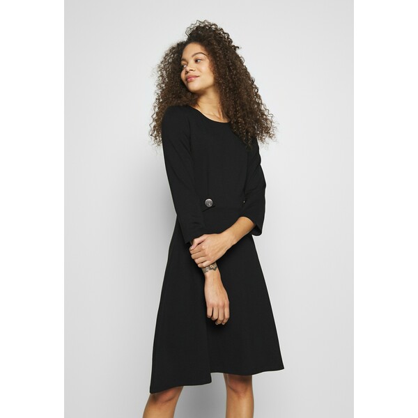 Anna Field Petite DRESS FIT&FLARE Sukienka z dżerseju black ANI21C02M