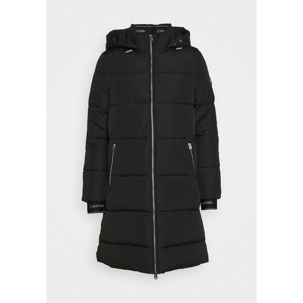 Calvin Klein LOGO PUFFER COAT Płaszcz zimowy black 6CA21U013