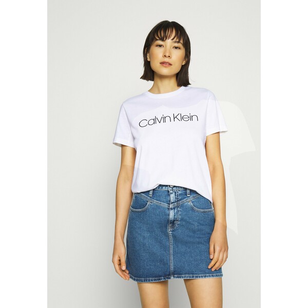 Calvin Klein CORE LOGO T-shirt z nadrukiem bright white 6CA21D01U