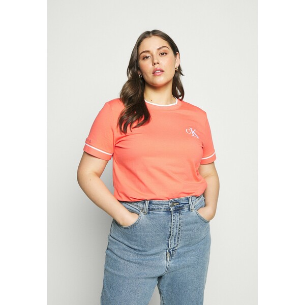 Calvin Klein Jeans Plus EMBROIDERY TIPPING TEE T-shirt z nadrukiem coral C2Q21D005