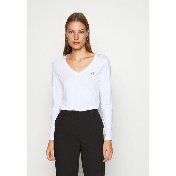 Calvin Klein Jeans V NECK Bluzka z długim rękawem bright white C1821D0C0