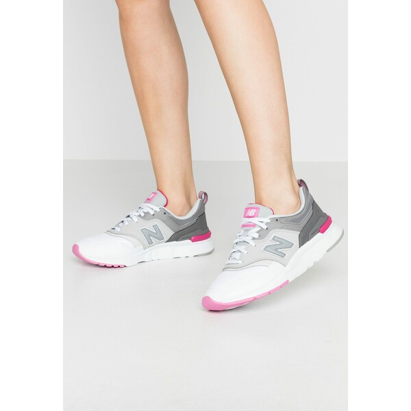 New Balance CW997 Sneakersy niskie white/pink NE211A0B3