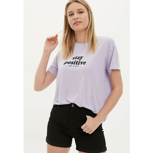 DeFacto T-shirt z nadrukiem purple DEZ21D084