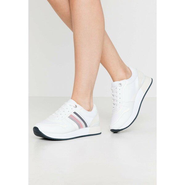 Tommy Hilfiger ACTIVE CITY Sneakersy niskie white TO111A0CH