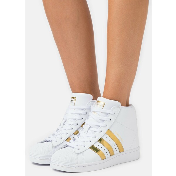 adidas Originals SUPERSTAR UP Sneakersy wysokie footwear white/gold metallic/core black AD111A190