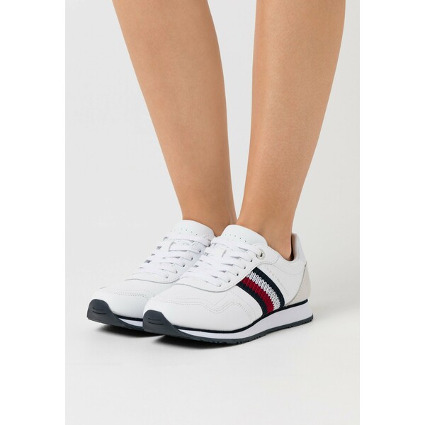 Tommy Hilfiger RUNNER Sneakersy niskie white TO111A0CO