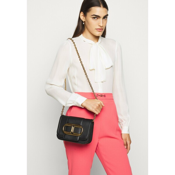 Elisabetta Franchi SADDLE LOGO CROSSBODY WITHIN CHAIN Torba na ramię nero EF151H014