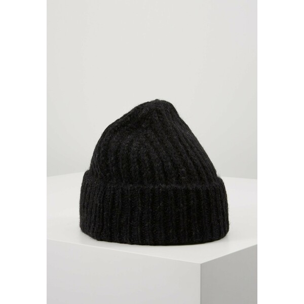 CLOSED KNITTED HAT Czapka black CL351B001