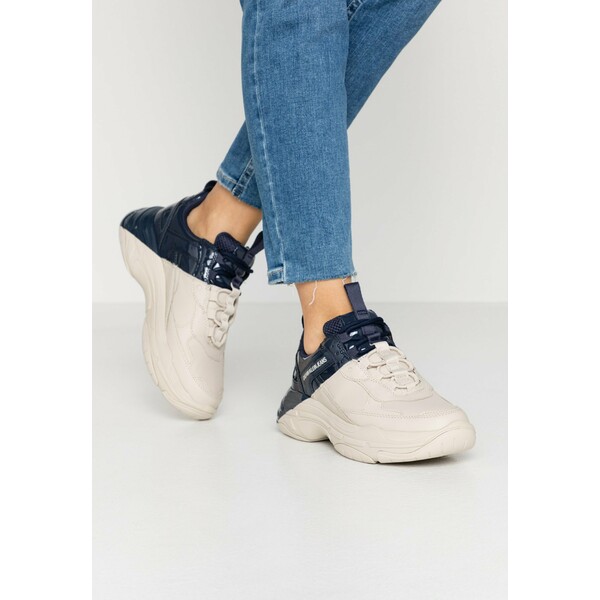 Calvin Klein Jeans MADELIA Sneakersy niskie stone/navy C1811A03C