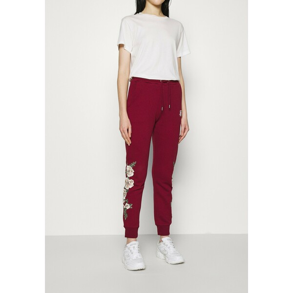 SIKSILK FLORAL EMBROIDERED JOGGERS Spodnie treningowe burgundy SIF21A00V