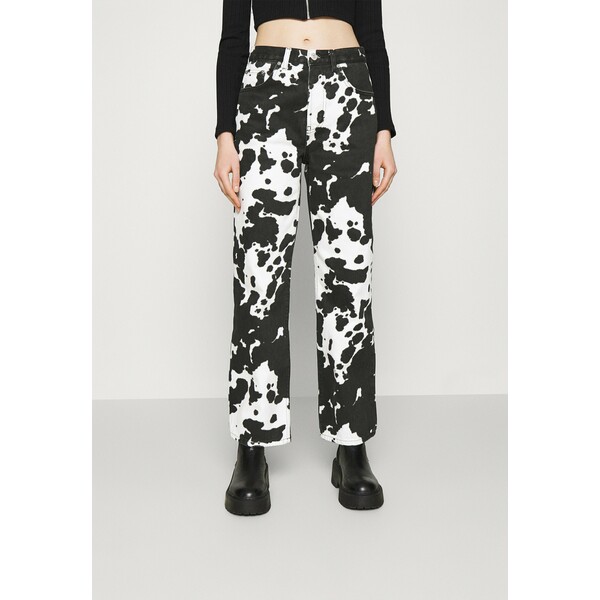 Topshop COW PRINT RUNWAY Jeansy Relaxed Fit black/white TP721N0HM