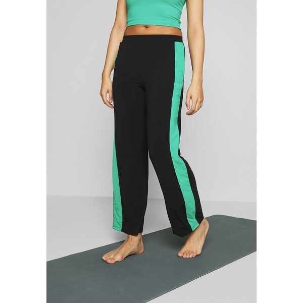 Curare Yogawear PANTS WIDE GALON STRIPE Spodnie treningowe black/green lagoon CY541E01O