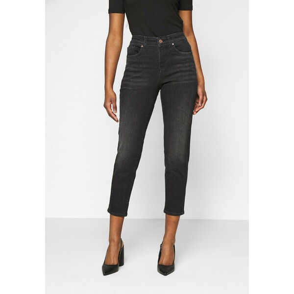 Vero Moda Petite VMCLARA RELAXED TAP Jeansy Relaxed Fit black VM021N027