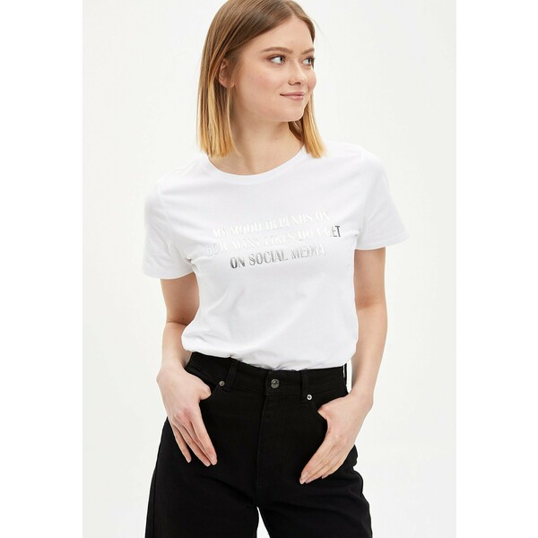 DeFacto T-shirt z nadrukiem white DEZ21D01Y
