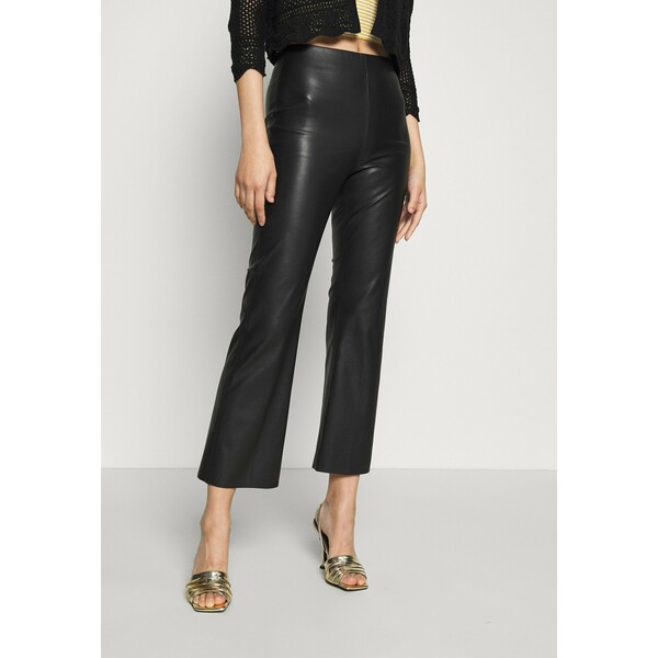 Soaked in Luxury KAYLEE KICKFLARE PANTS Spodnie materiałowe black SO921A01H