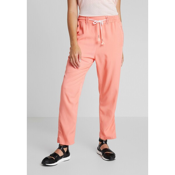 Luhta HANDBY Spodnie materiałowe pink LU941E00Y