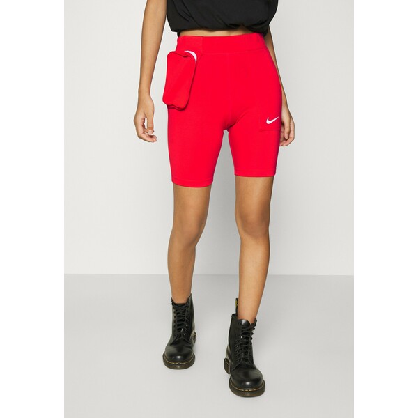 Nike Sportswear TECH PACK BIKE Szorty chile red NI121S02O