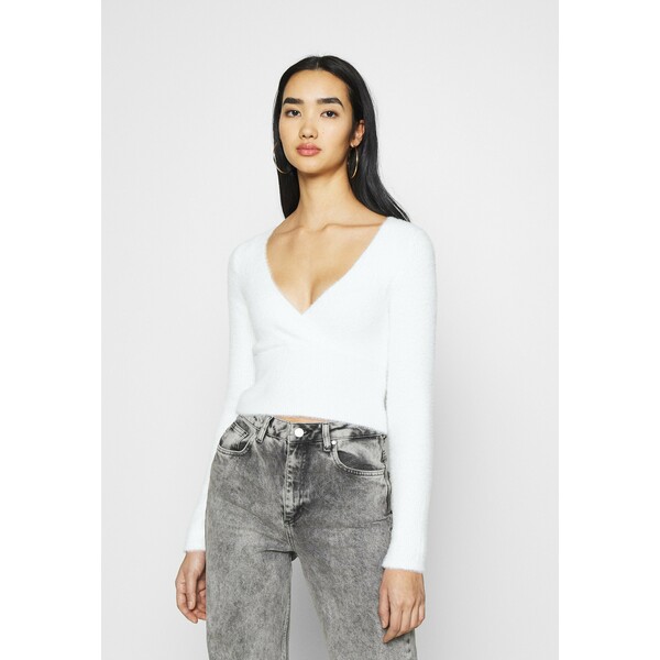 BDG Urban Outfitters FLUFF BALET WRAP Sweter cream QX721I00R