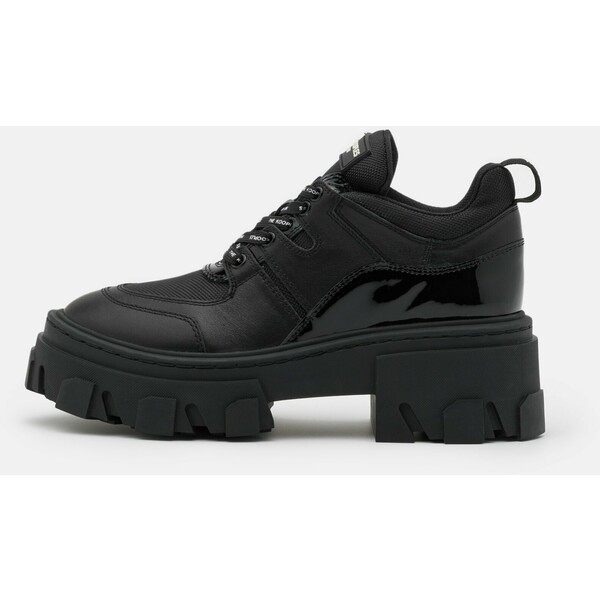The Kooples BASKETS AVEC GROSSE SEMELLE Sneakersy niskie black THA11A00Y