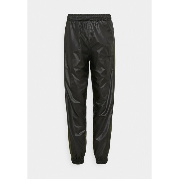 H2O Fagerholt PUT ON TRACK PANTS Spodnie materiałowe black/army HZ121A00B