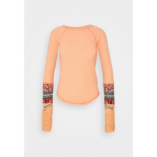 Free People IN THE MIX CUFF Sweter desert orange FP021I03M