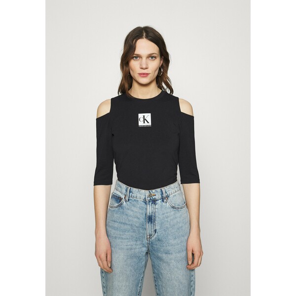 Calvin Klein Jeans COLD SHOULDERS BOX LOGO TEE Bluzka z długim rękawem black C1821D0DM