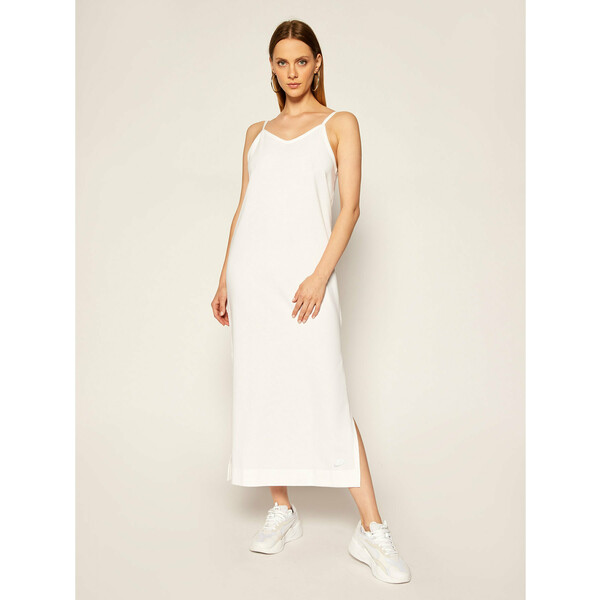Nike Sukienka dzianinowa Sportswear CJ3750 Biały Standard Fit