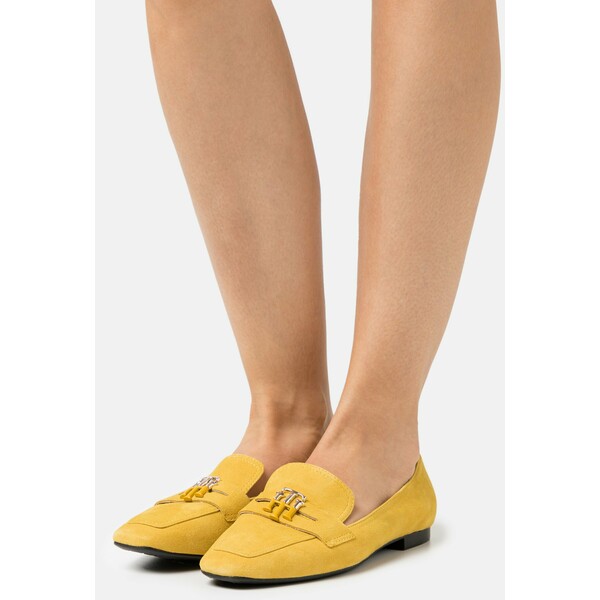 Tommy Hilfiger ESSENTIAL HARDWARE LOAFER Półbuty wsuwane tuscan yellow TO111E02P