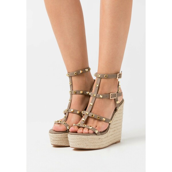 Missguided DOME STUD WEDGE Sandały na obcasie taupe M0Q11A03B