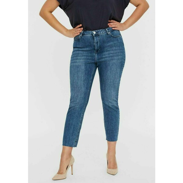 Vero Moda Curve Jeansy Skinny Fit medium blue denim VEE21N030