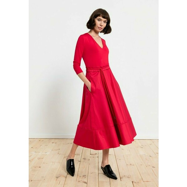Hexeline Sukienka z dżerseju czerwień H1P21C01Z