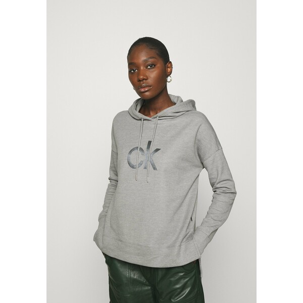 Calvin Klein RHINESTONE LOGO HOODIE Bluza mid grey heather 6CA21J011